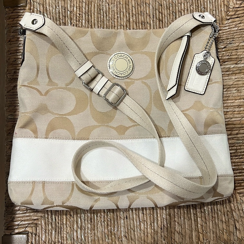 COACH 19220 Crossbody Tan VERY GOOD CONDITION